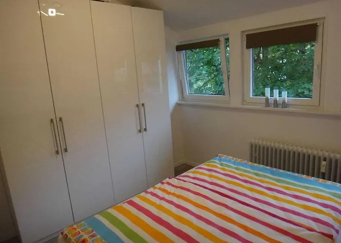 Hannah Cocksfoot * 戈斯拉尔